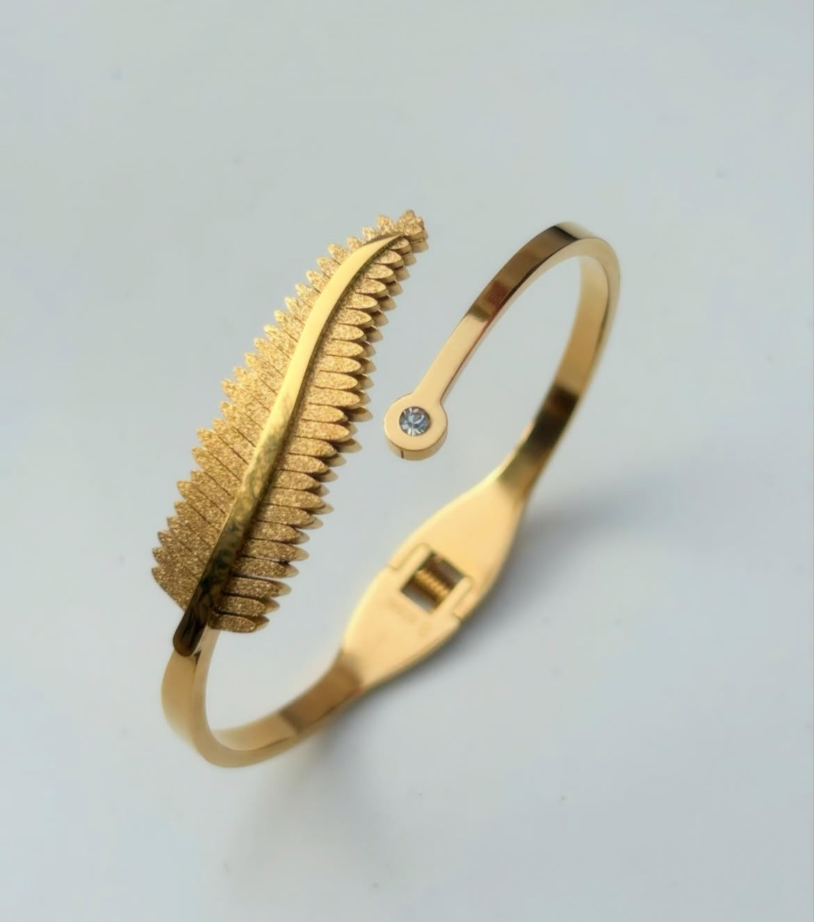 Gold Leaf Bangle – Stainless Steel Cuff Bracelet with Elegant Gold Finish