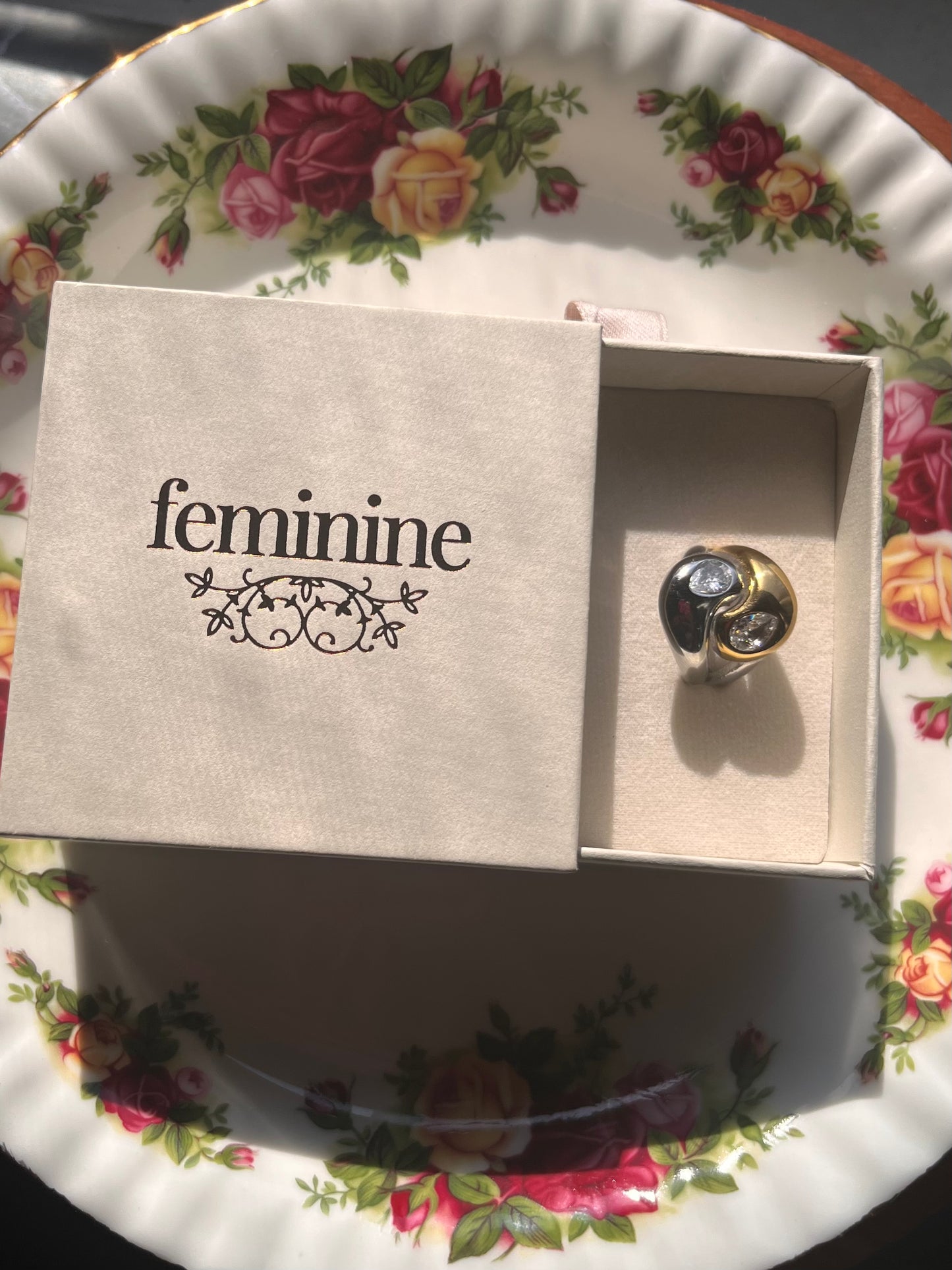 Luxury Yin & Yang Rhinestone Ring – Stainless Steel, Gold Plated