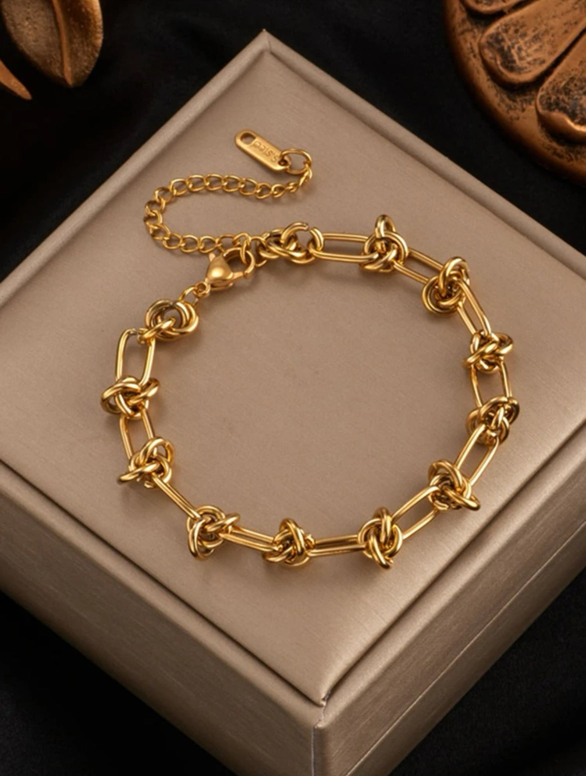 Chic Knotted Chain Link Bracelet – Timeless Jewelry for Women