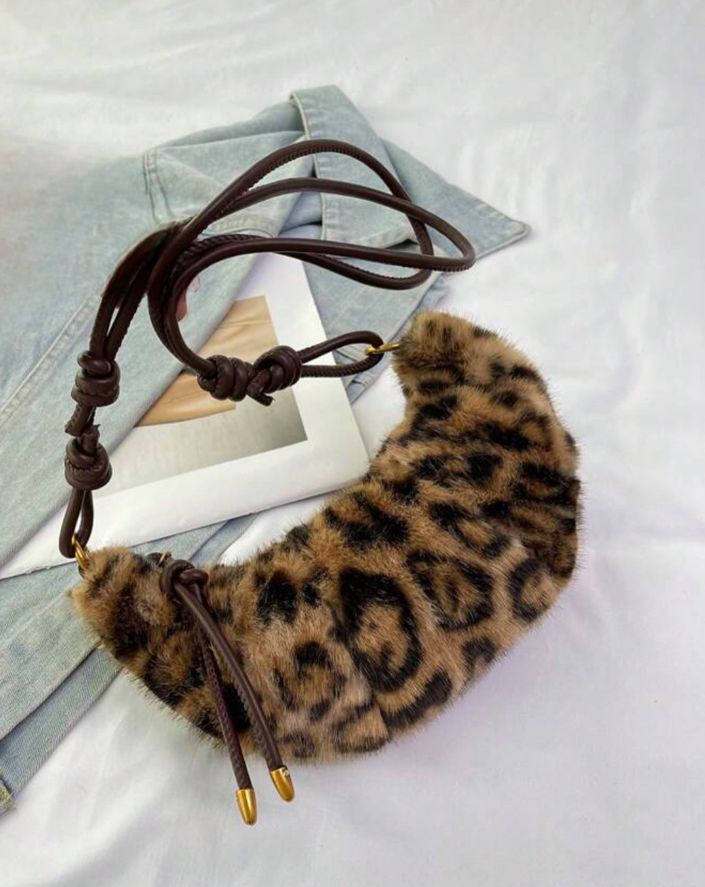 Vintage-Inspired Leopard Print Fluffy Crossbody Bag