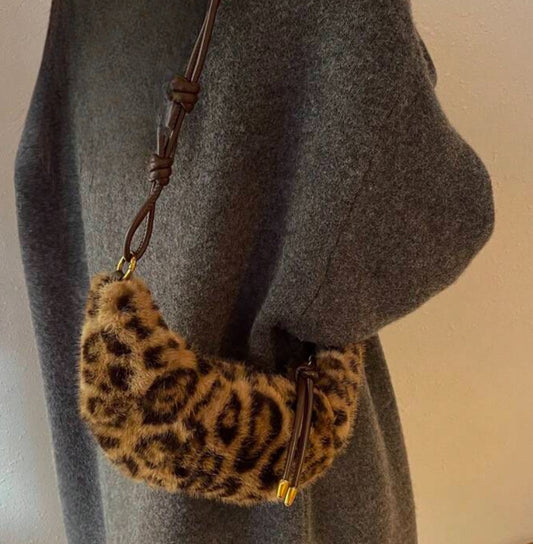 Vintage-Inspired Leopard Print Fluffy Crossbody Bag