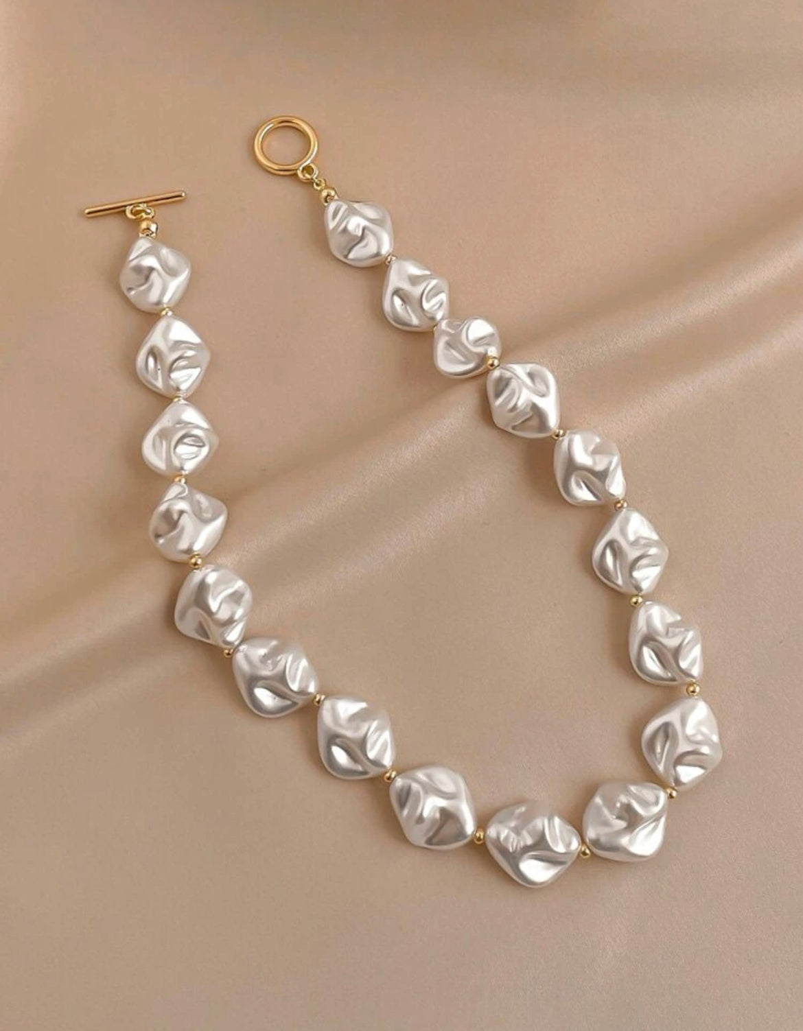 Pearl Choker Necklace – Timeless & Chic
