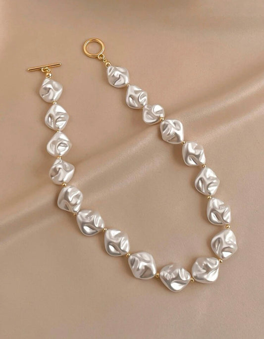 Pearl Choker Necklace – Timeless & Chic