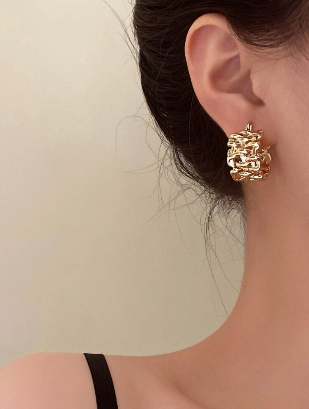 Textured Hoop Earrings – Lightweight Minimalist Earrings