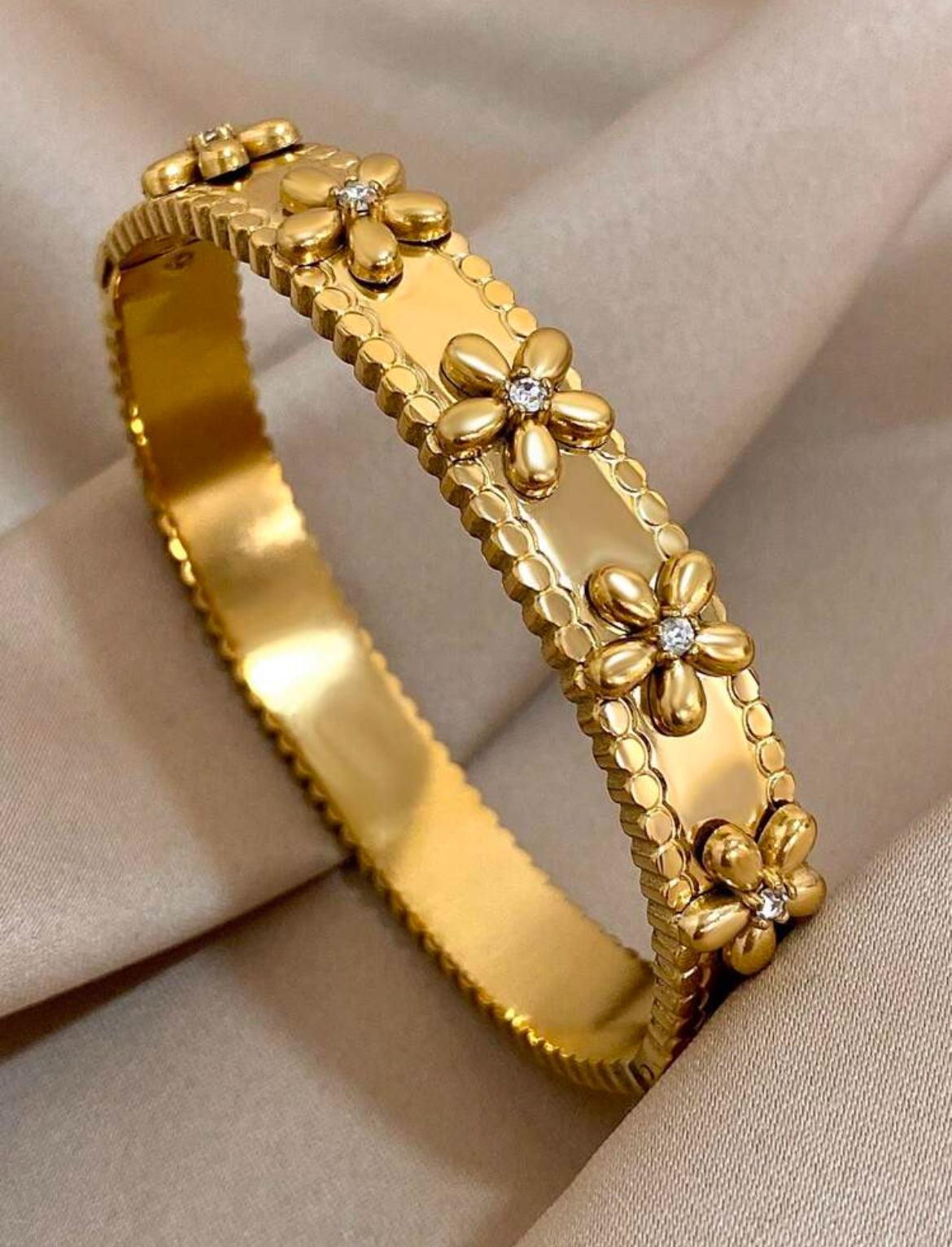 Timeless Diamond Flower Bangle – Stainless Steel with Gold Plating