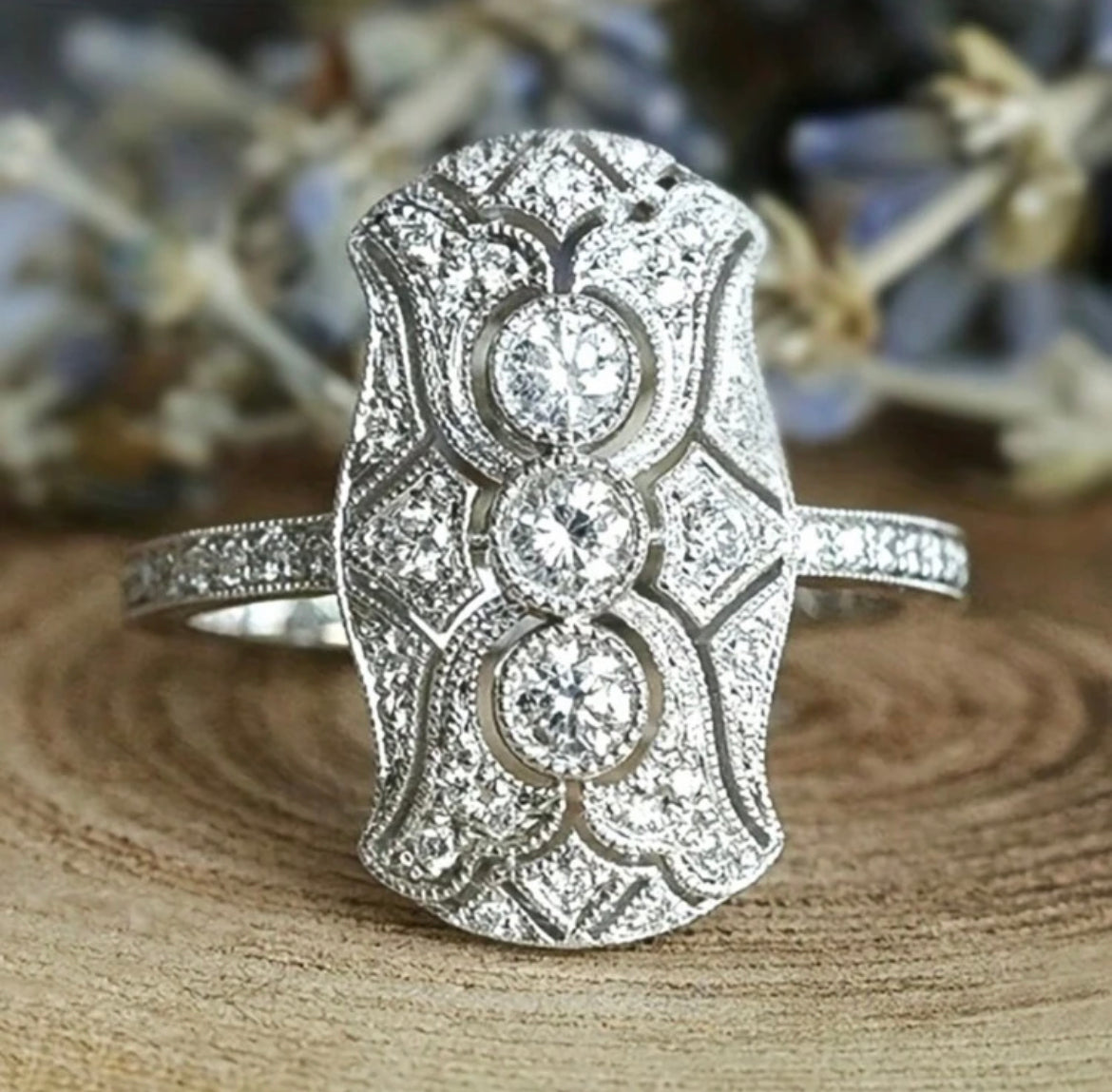 Antique-Style Infinity Ring – Vintage Elegance
