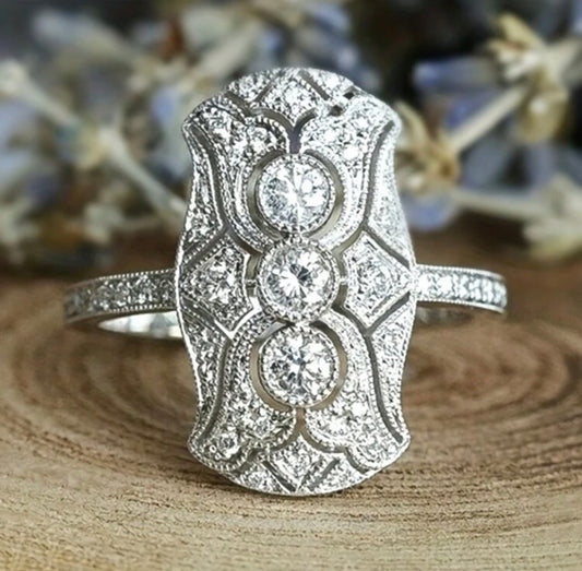 Antique-Style Infinity Ring – Vintage Elegance