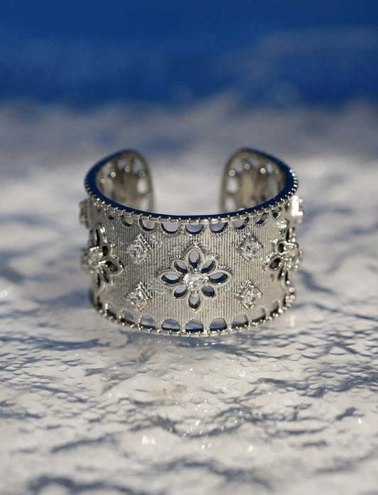 Moif Rhinestone Cuff Ring – Elegant Silver Band with Sparkling Accents