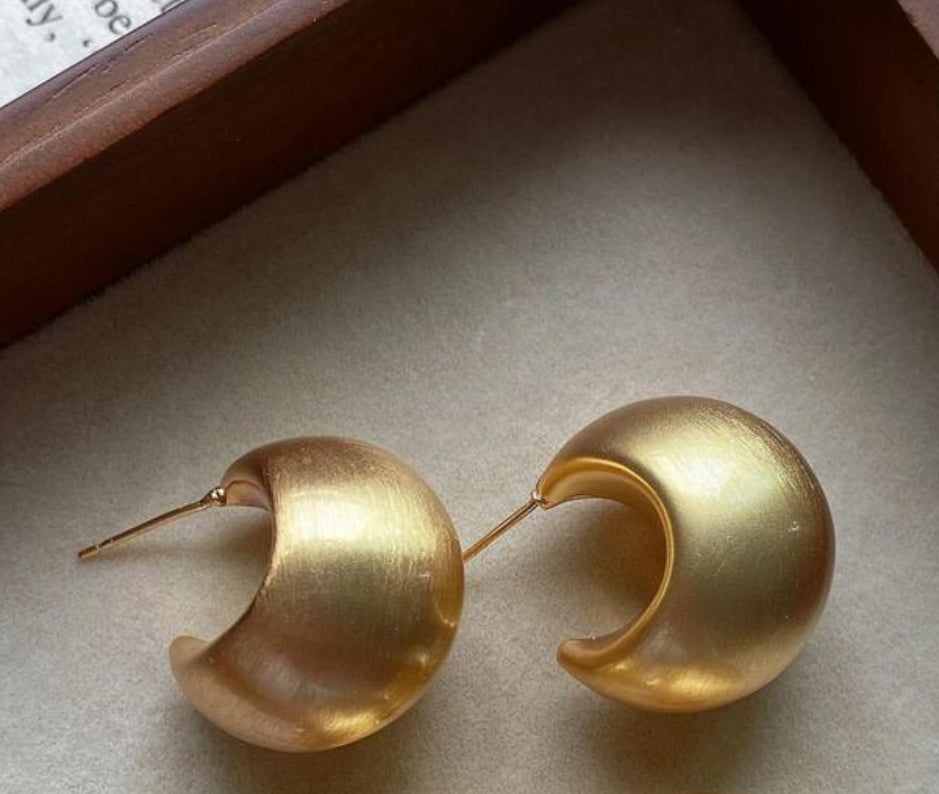 Matte Half Moon Earrings – Vintage-Inspired Mini Hoop Earrings